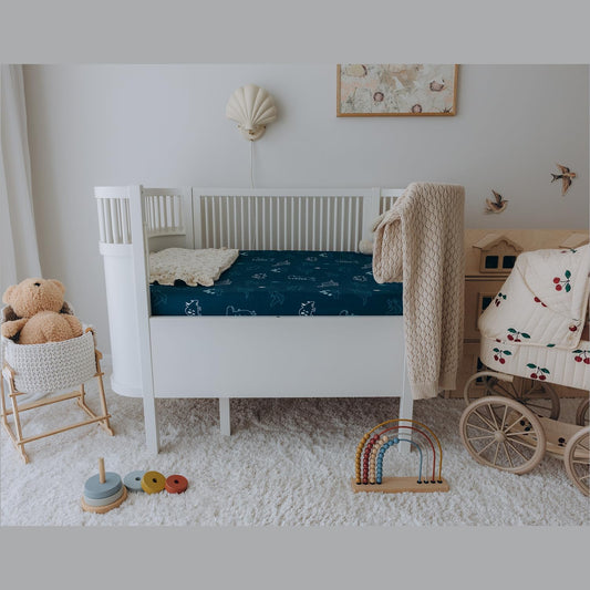 100% Cotton Jersey Fitted Cot Sheet Pack of 2 – Denim Blue & Dino – Soft & Breathable Baby Bedding – Fits 140x70cm & 120x60cm Cots