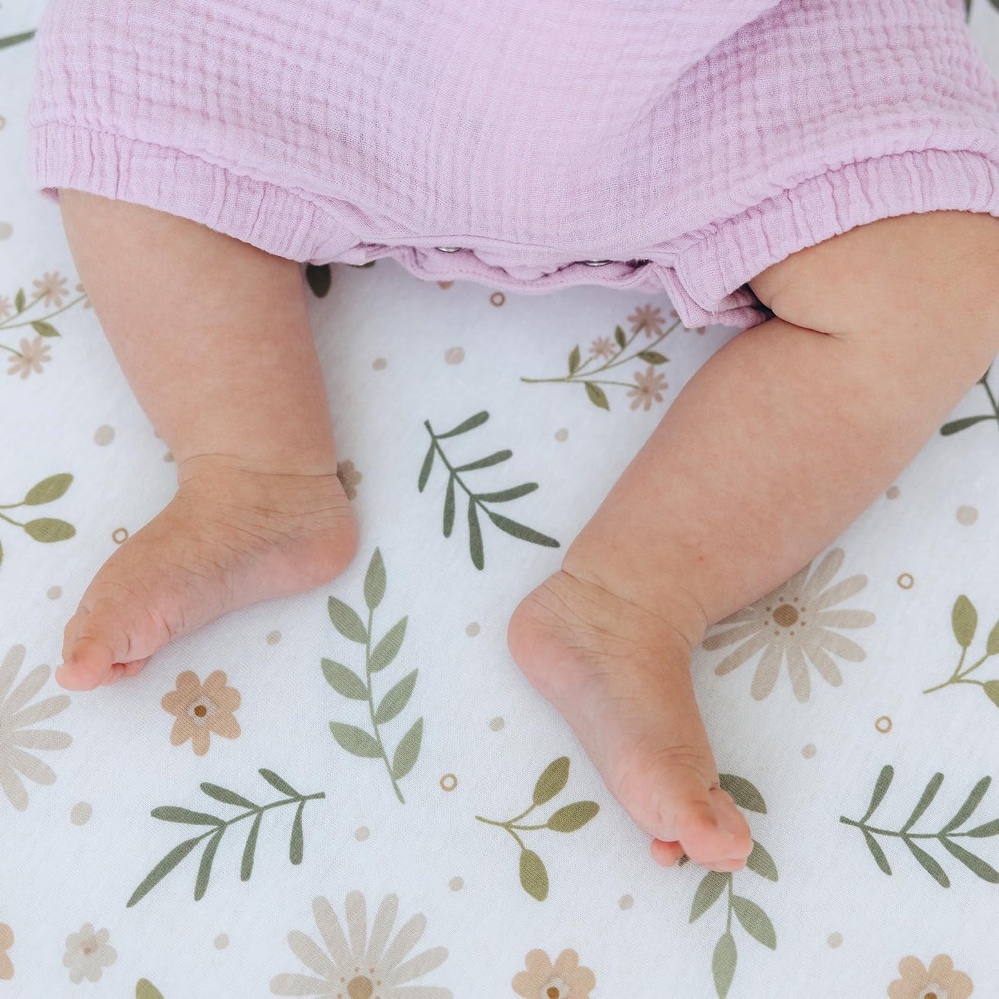 100% Cotton Jersey Fitted Cot Sheet Pack of 2 – Green & Flowers Print – Soft & Breathable Baby Bedding – Fits 140x70cm & 120x60cm Cots